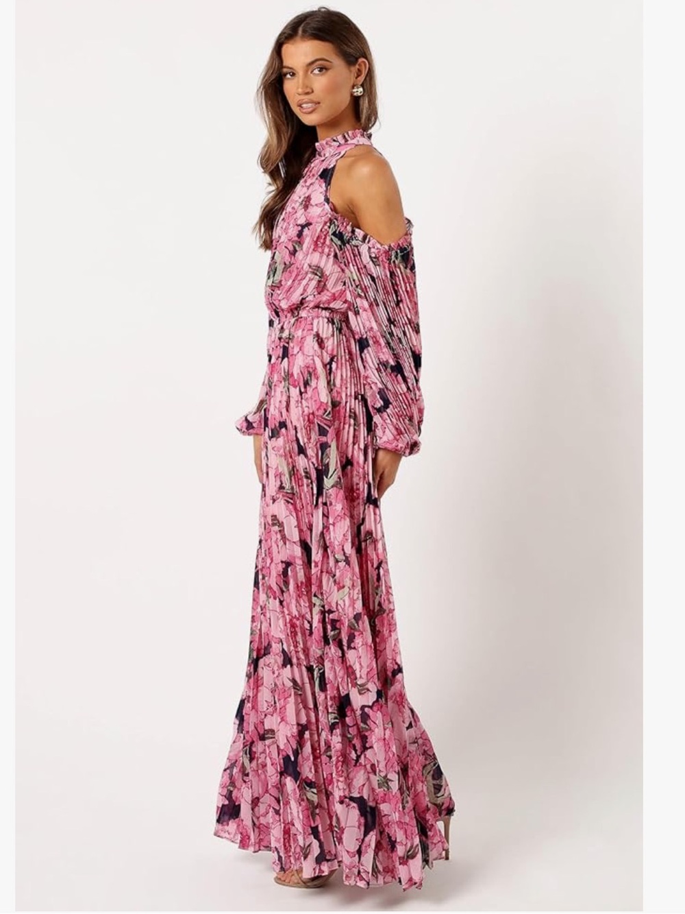 NWT Petal & Pup
Hilary Floral Cold
Shoulder Long Sleeve Maxi
Dress Size small